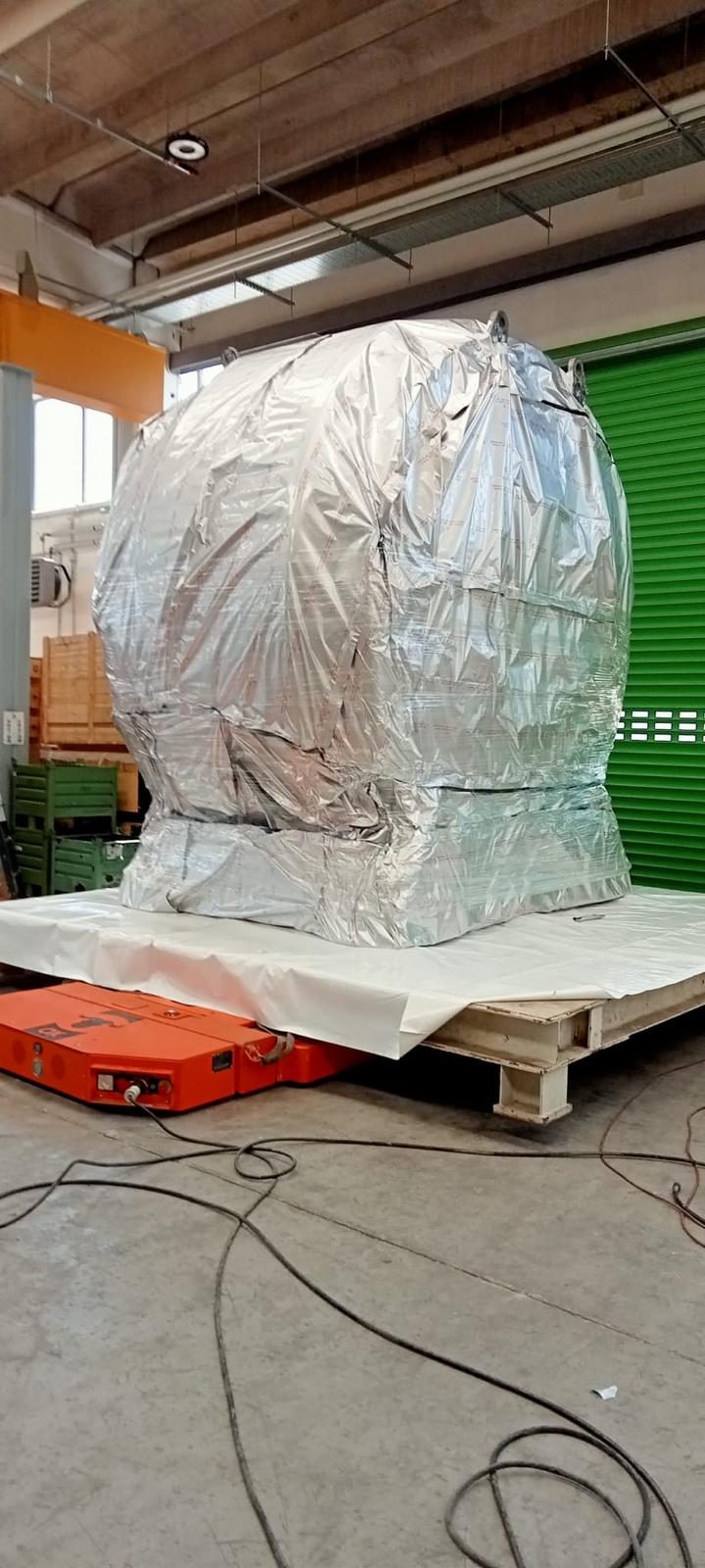 Componente aerospaziale imballato con film di protezione